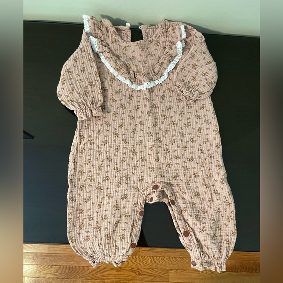 2 jumpsuits 9M - Picture 3 of 4